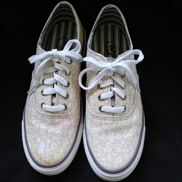 sperry top sider tennis shoes